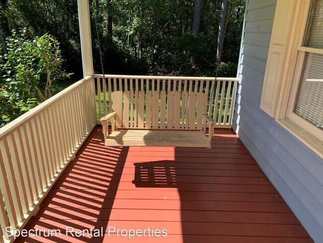 Building Photo - 4 br, 2 bath House - 741 Comet Drive