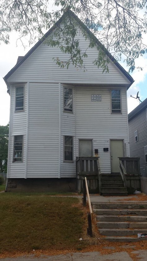 Primary Photo - 1943 N 36th Street - 3 Bedroom Upper