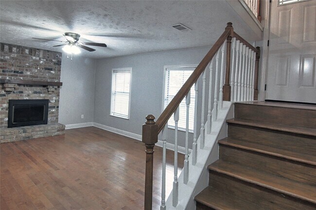 Building Photo - 3202 Birch Creek Dr