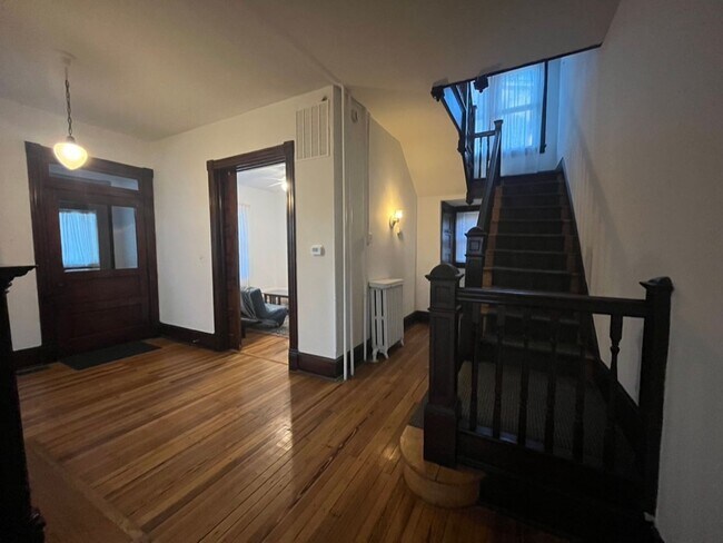 Foto del edificio - 1033 Newton St NE