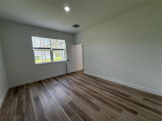 Building Photo - 5221 SW 115th Loop