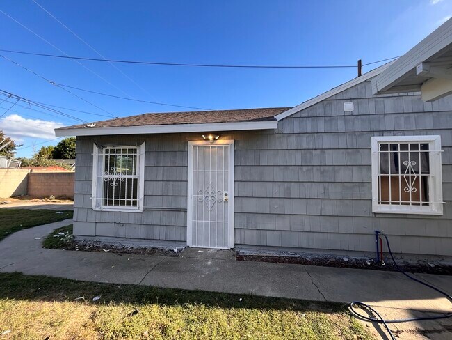 Building Photo - 3274 Adriatic Ave