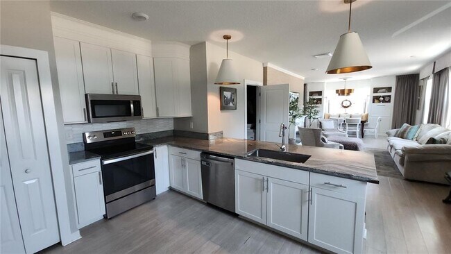 Foto del edificio - 6023 Interbay Blvd