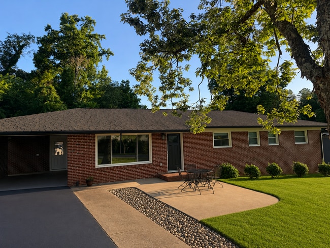 Building Photo - 10264 Pleasant View Dr