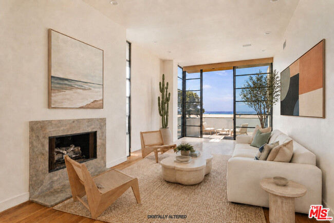 Building Photo - 115 Ocean Front Walk