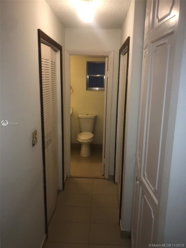 Foto del edificio - 447 NE 195th St