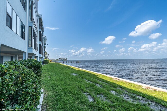 Building Photo - PRICE DROP! EXECUTIVE WATERFRONT CONDO ON ...