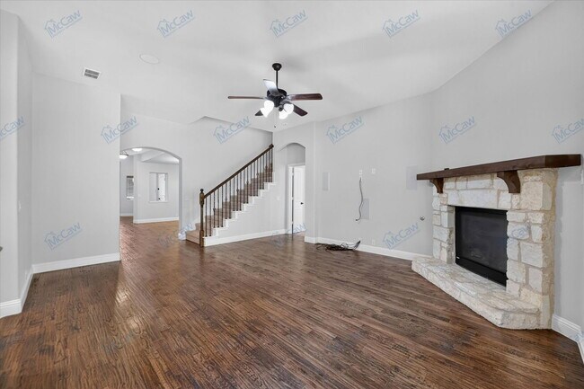 Photo - 911 Birchwood Drive House