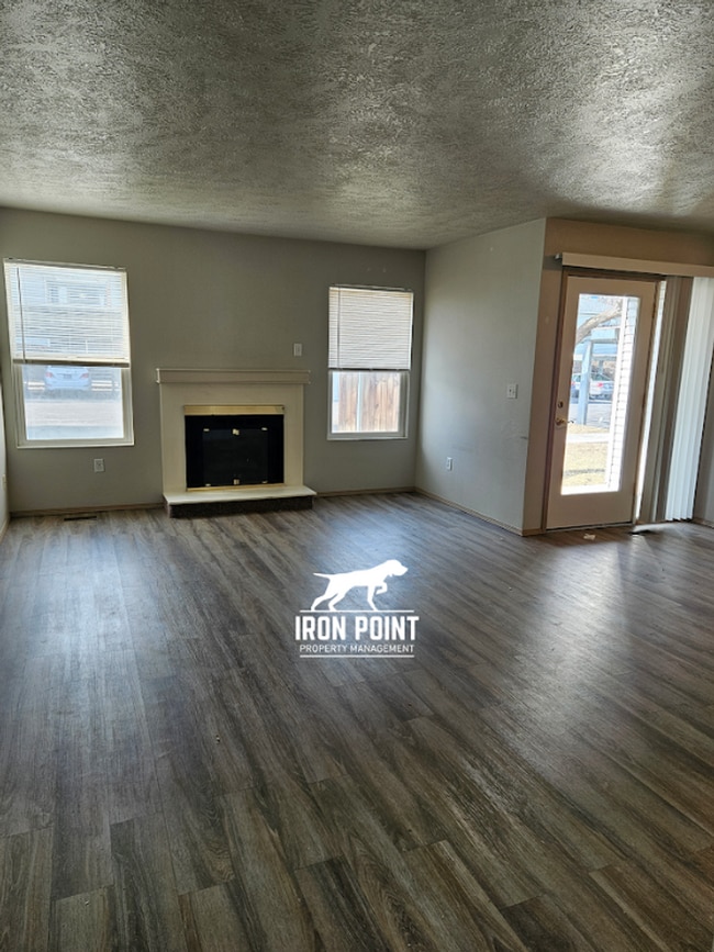 Building Photo - 584 S Dalton Ln