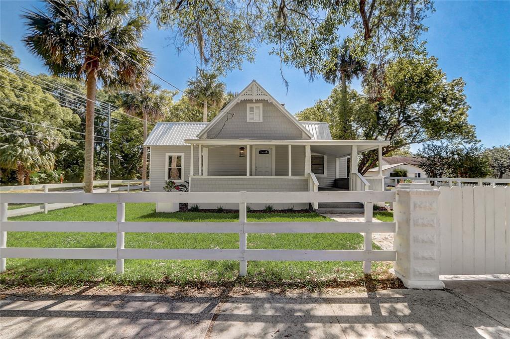 Foto principal - 246 N Oak Ave