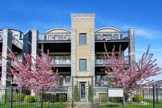 Building Photo - 3914 S King Dr