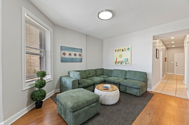 Foto del edificio - 2503 W Harrison St