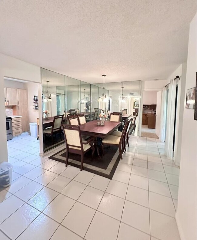 Foto del edificio - 3931 Cocoplum Cir