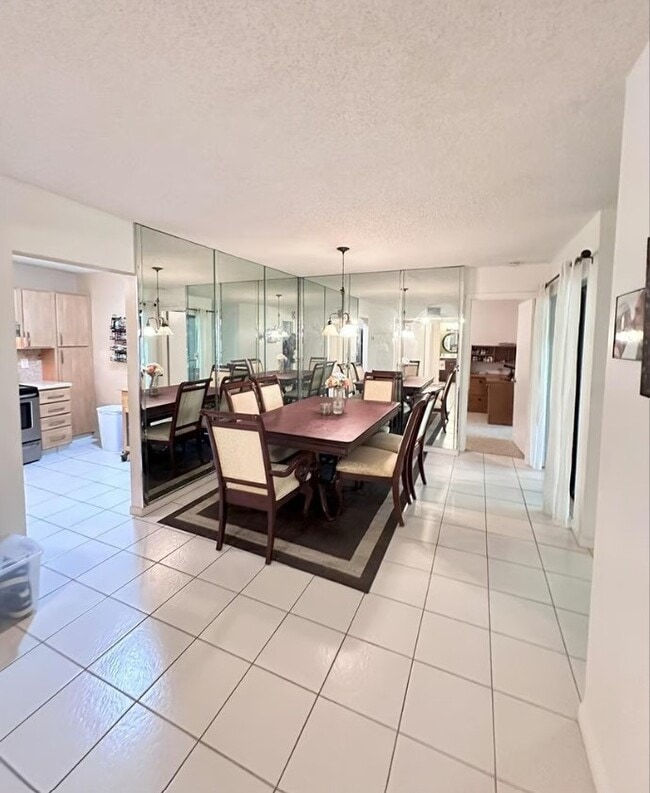 Photo - 3931 Cocoplum Cir Apartment