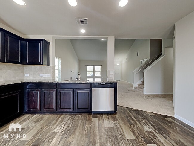 Foto del edificio - 717 Pinnacle Dr