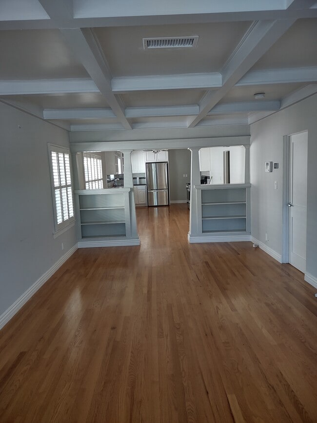 Building Photo - 558 Brooks Ave