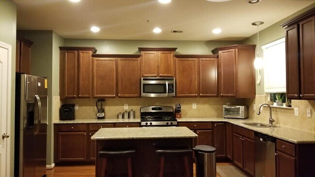 Building Photo - 814 Glenside Way