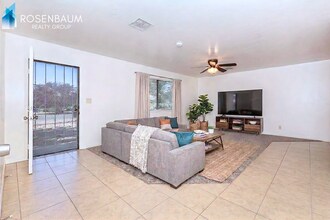 Building Photo - 8486 E Posse Cir