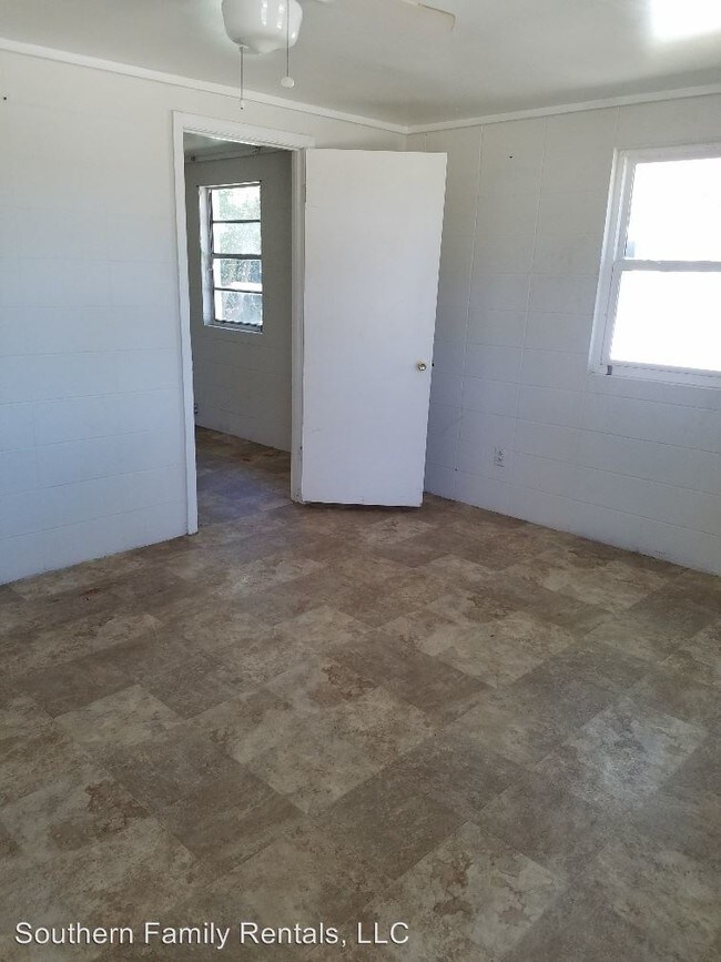Building Photo - 1 br, 1 bath Apartment - 410a kingsby st
