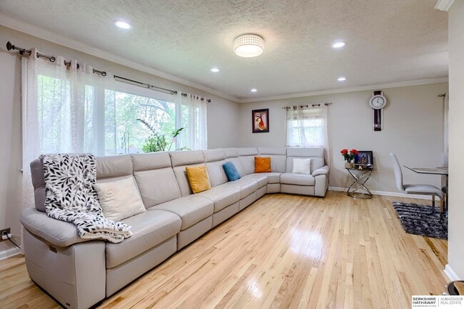 Foto del edificio - 2825 S 106th St