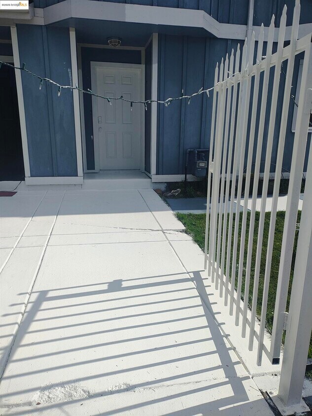 Foto principal - 3532 San Leandro St
