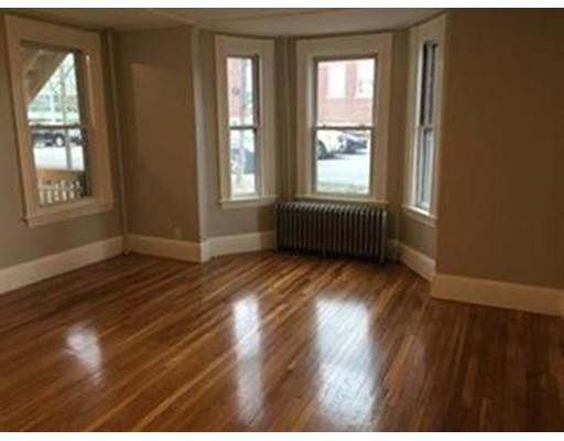 Primary Photo - 17 Sanborn St