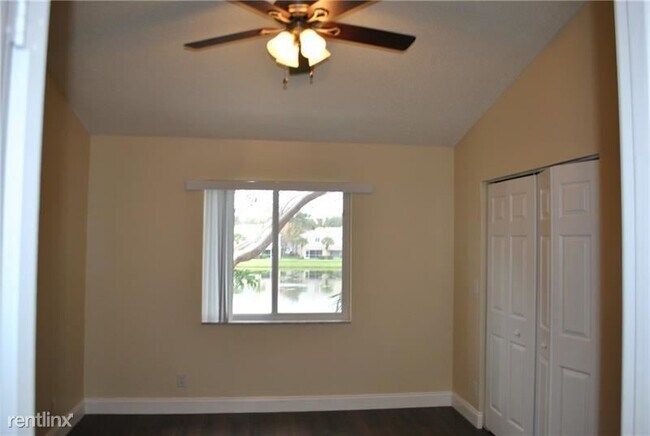 Foto del edificio - 2 br, 2.5 bath Townhome - 4960 Palmbrooke Cir
