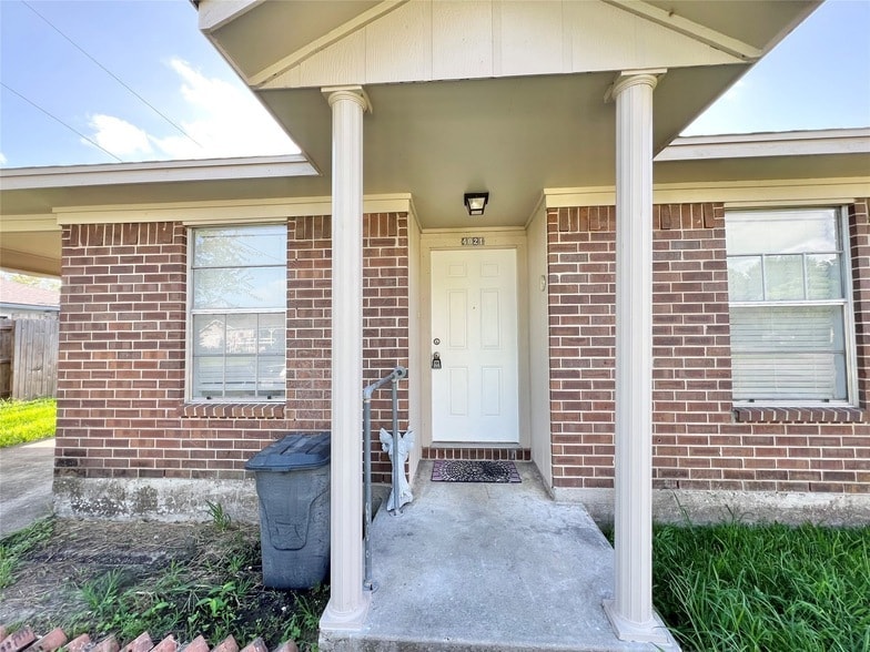 Photo - 4021 Avenue Q 1 2 Unit