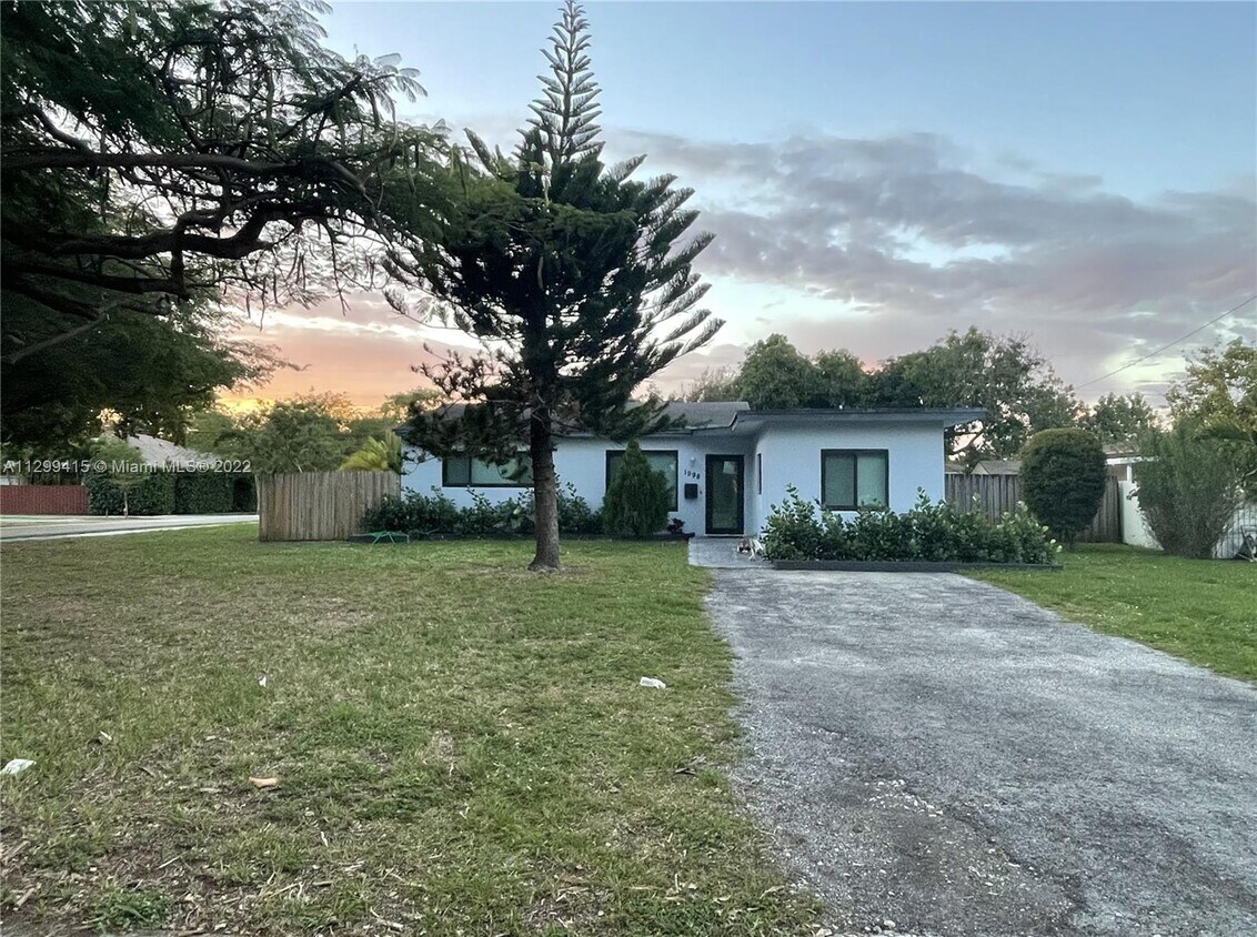 1998 NE 180th St, North Miami Beach, FL 33162 House for Rent in North