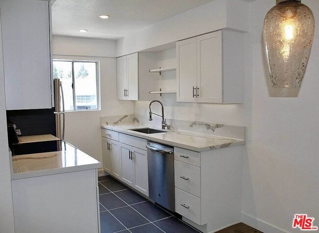 Foto del edificio - 1547 N Edison Blvd