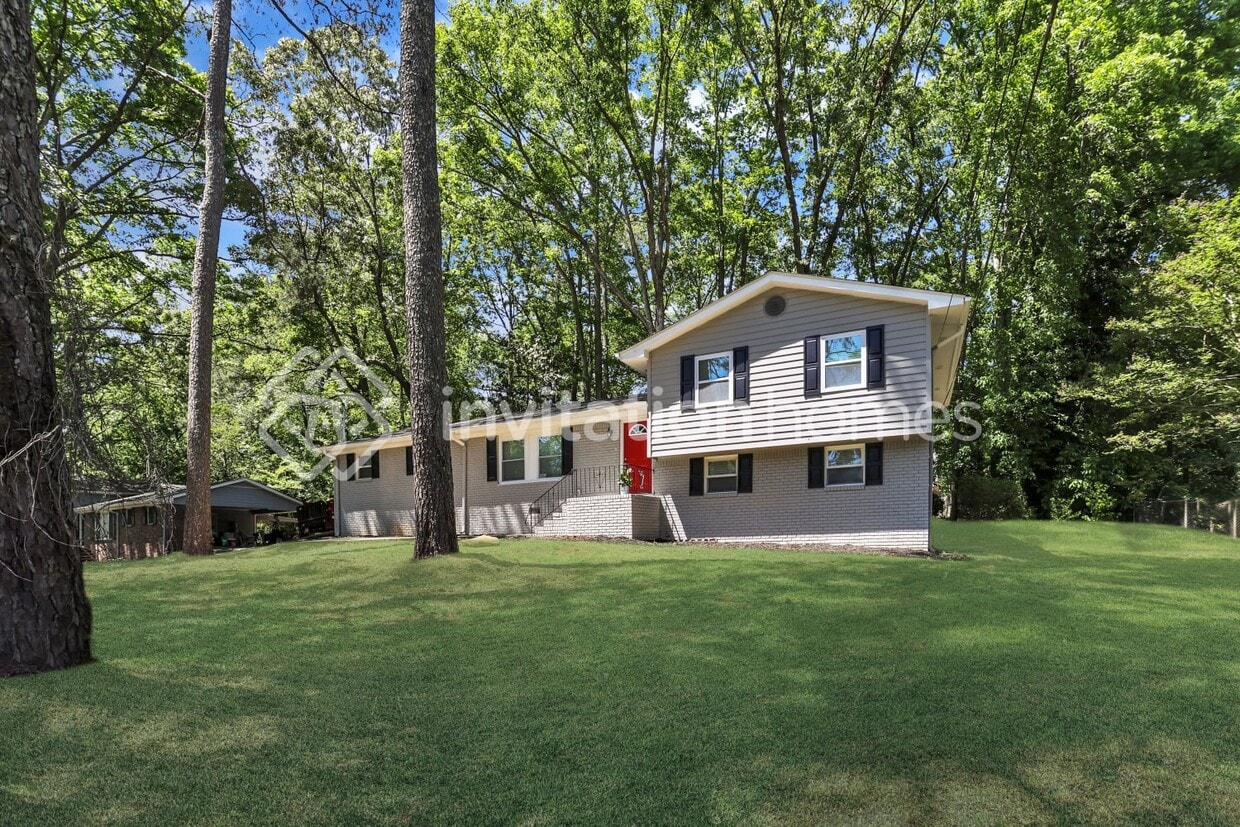 Primary Photo - 468 White Oak Dr Sw