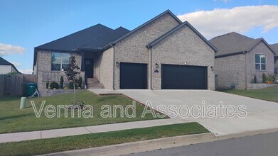 Building Photo - 710 Harbison St