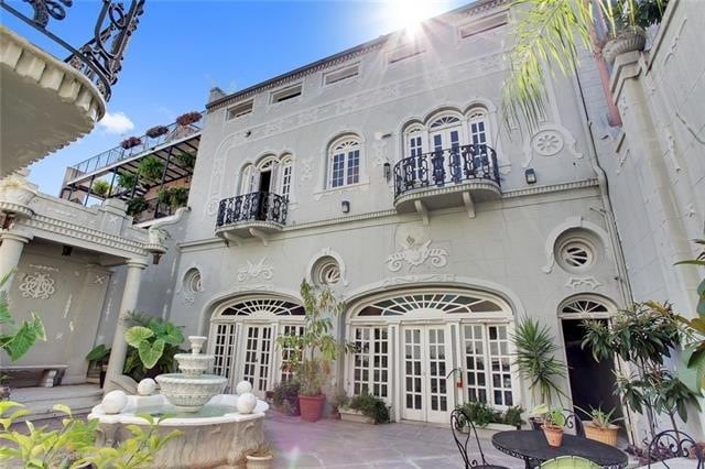 Building Photo - 523 Dumaine St