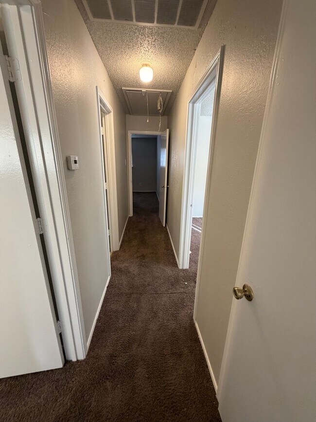 Foto del edificio - Townhouse Available Now!