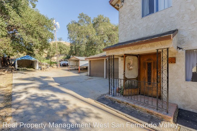 Building Photo - 4 br, 2 bath House - 22245 Chatsworth St.