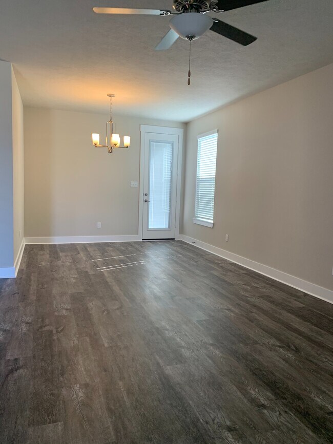 Foto del edificio - 2415 Chinook Way