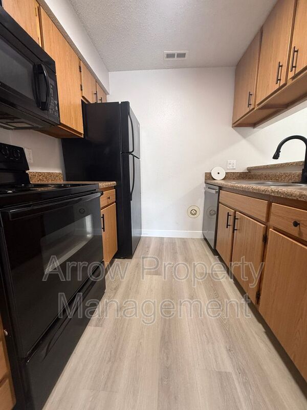 Building Photo - 2330 N 44th St