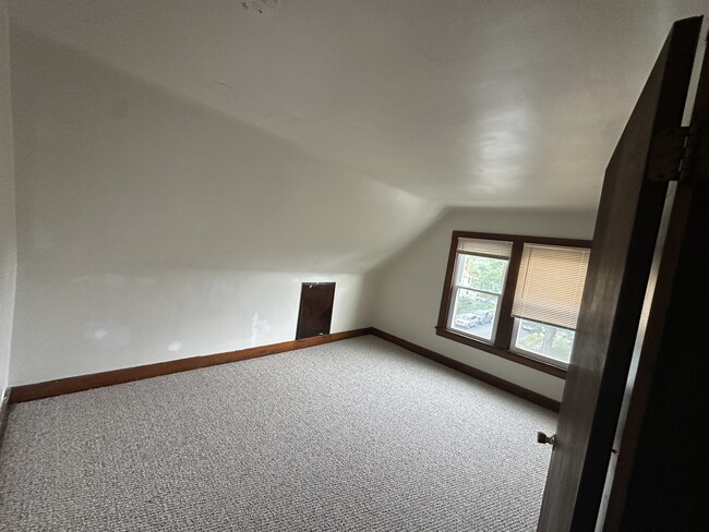 Building Photo - 1304 W 102nd St