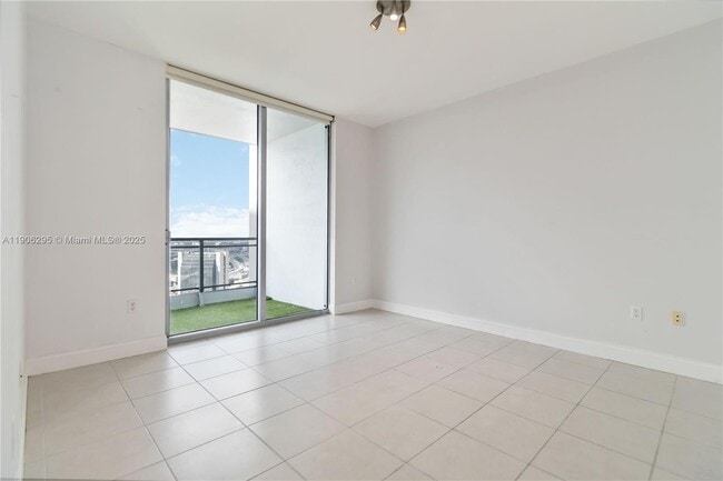 Foto del edificio - 90 SW 3rd St