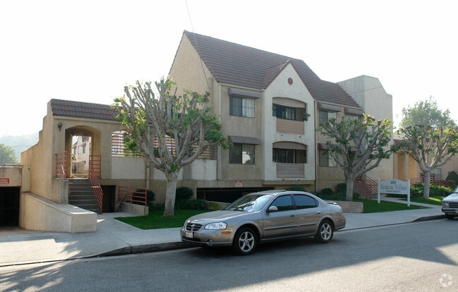 Building Photo - Arcadia Villas