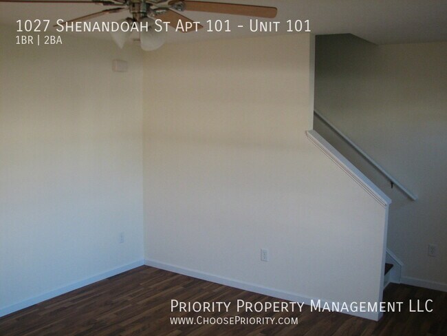Foto del edificio - Large End Unit One Bedroom Townhouse, Harr...