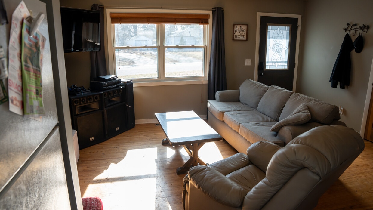 Living Room 1 - 5864 Quebec Ave N
