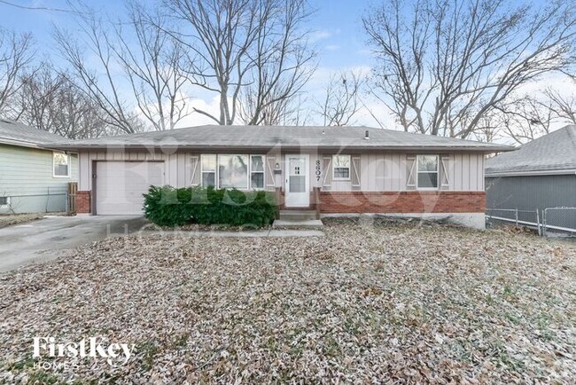 Building Photo - 8607 Elm Ave