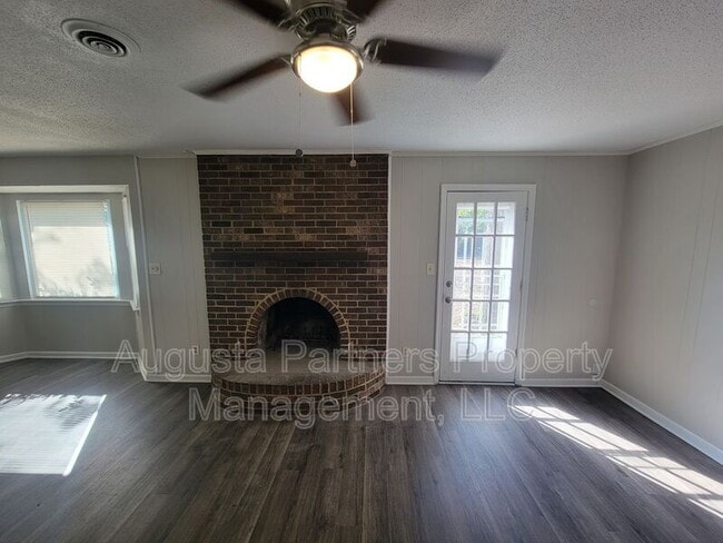 Foto del edificio - 119 Sunnywood Dr