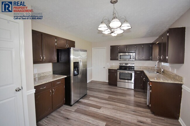 Building Photo - 7403 Greenway Dr