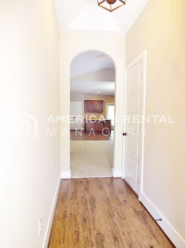 Building Photo - Home for rent in Lake Cyrus...Available to...