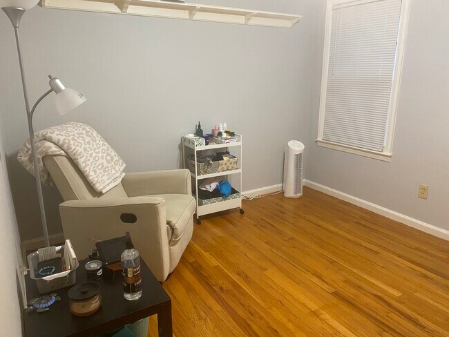 Foto del edificio - 1715 Fort Park Blvd