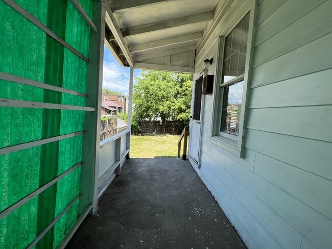 Building Photo - 121 Bausman St