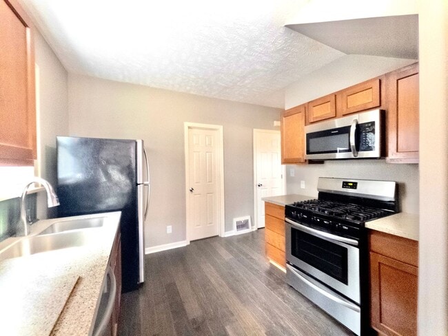 Building Photo - 5039 Miami St