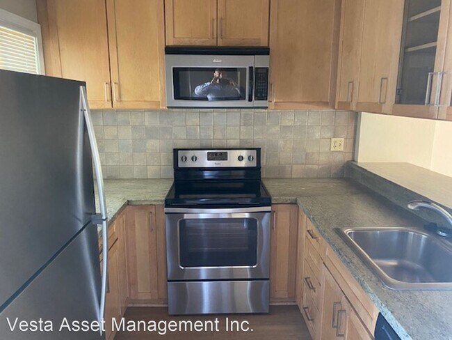 Building Photo - 3 br, 1.5 bath House - 1043 Melrose Avenue
